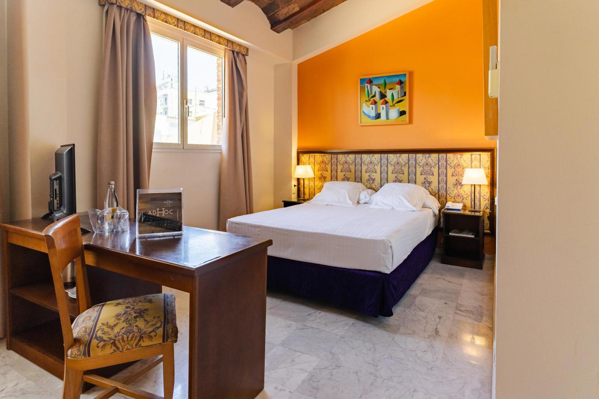 Ad Hoc Monumental 1881 Hotel Valencia Bagian luar foto